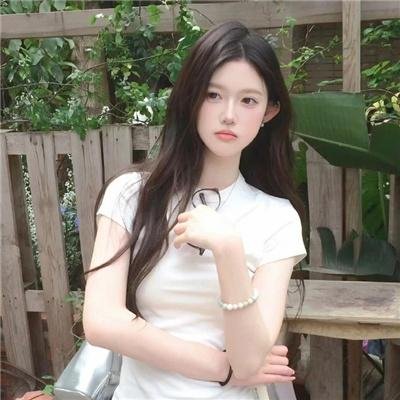 她房间里的云